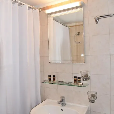 Marine Congo מלון עיר רודוס